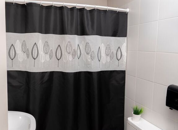 Cortinas de baño: Cómo mantenerlas limpias y libres de hongos - cortinas para baño en Michi Lencería