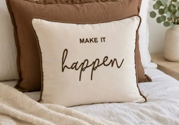 ALMOHADON MAKE IT HAPPEN 50 x 50 BLUME Accesorios