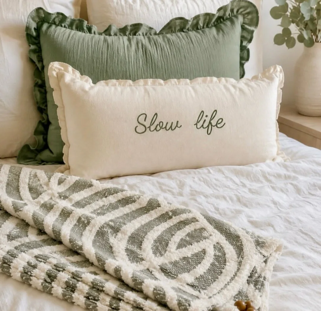 ALMOHADON BORDADO SLOW LIFE 35 x 70 ALMOHADON BORDADO SLOW LIFE 35 x 70 BLUME Accesorios