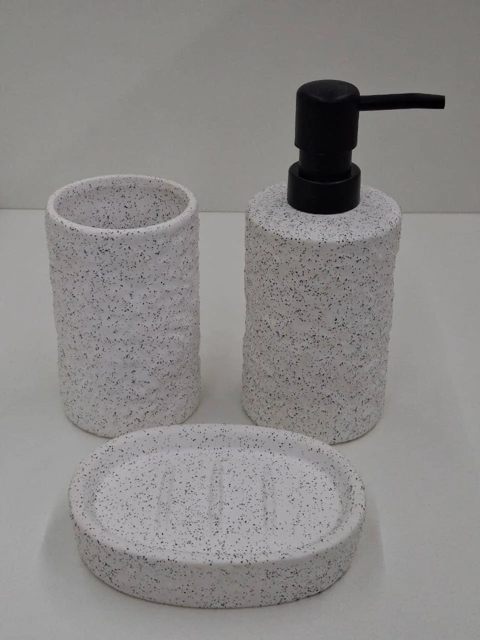 SET BAÑO 3 PZAS BLANCO/NEGRO SET BAÃO 3 PZAS BLANCO/NEGRO Conc. Deco Accesorios
