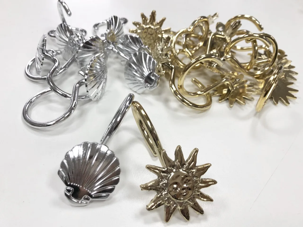 GANCHOS P/CORT.BAÑO ORO/PLATA GANCHOS P/CORT.BAÃO ORO/PLATA Corti Accesorios