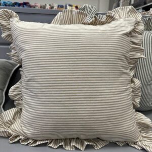 ALMOHADON TUSOR VOLADO R/FINA 50 x 50